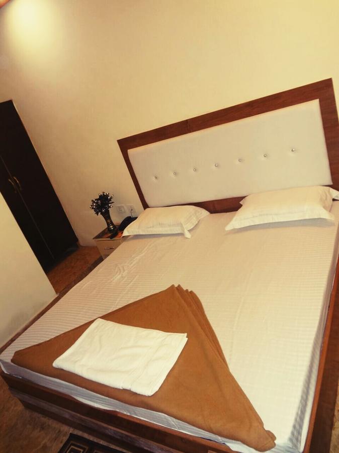 Hotel Rattans Regency Roorkee Exteriör bild
